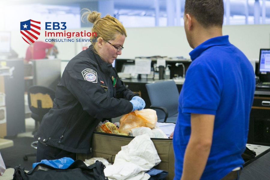 Lịch sử vi phạm luật di trú khiến 14,5% trường hợp bị từ chối nhập cảnh Mỹ