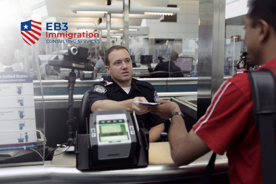 CBP từ chối nhập cảnh nếu phát hiện dấu hiệu bất thường hoặc thái độ không hợp tác của người nhập cảnh